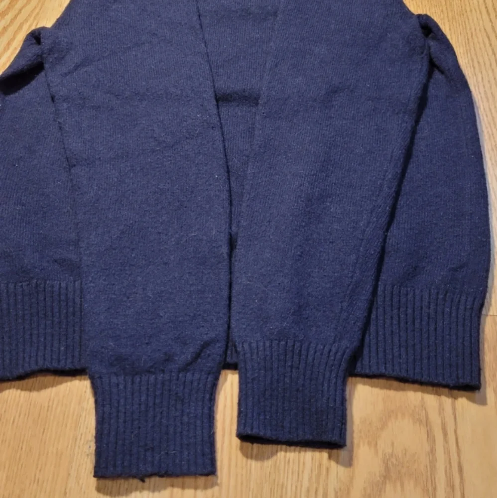 J Crew Sweater Men's Size: Medium Lambs Wool Blend